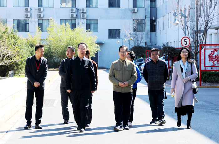 省詩協(xié)對外交流中心與鄉(xiāng)村工委、新詩工委 蒞臨金鳳工業(yè)園采風(fēng)